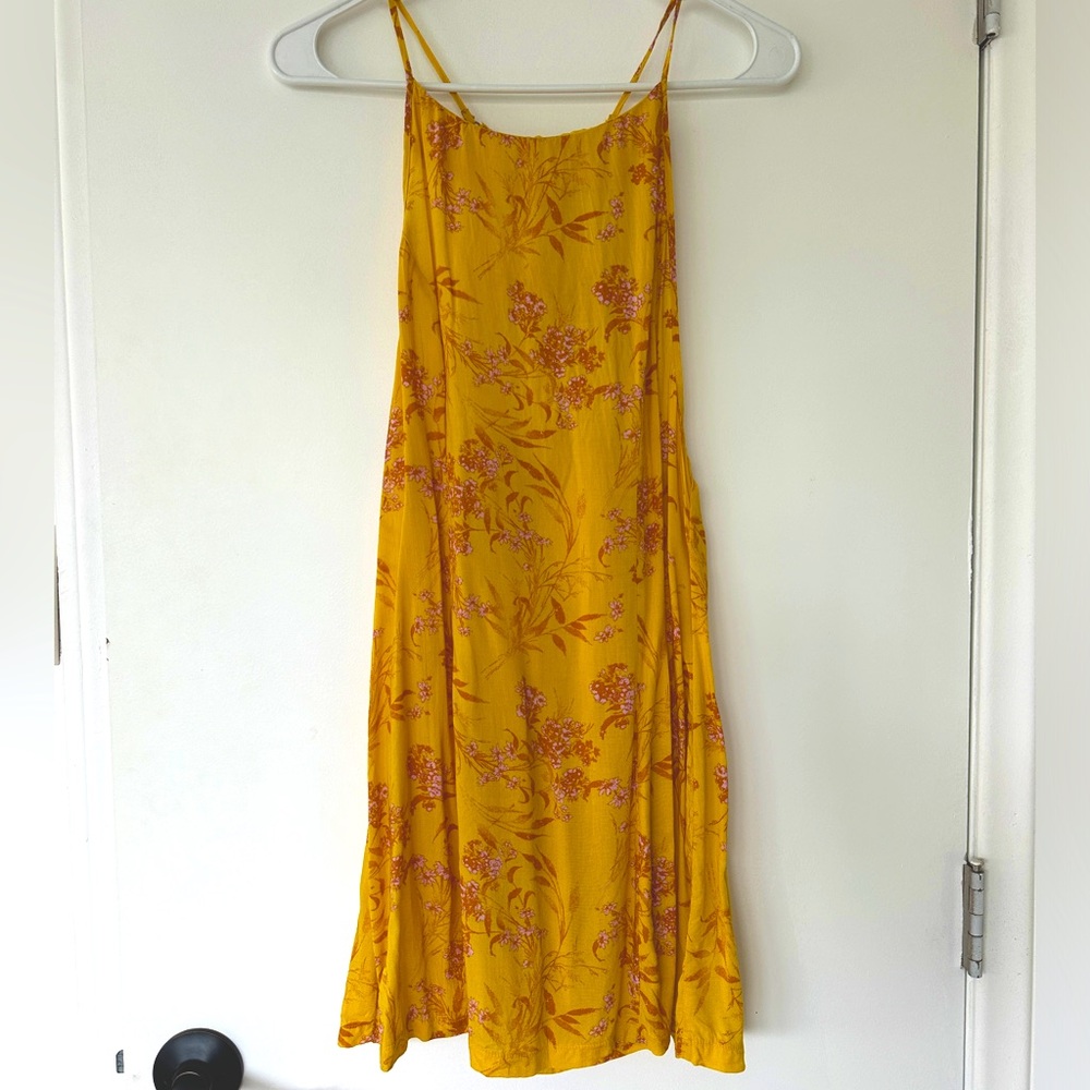 Free People Mini Floral Backless Dress✨